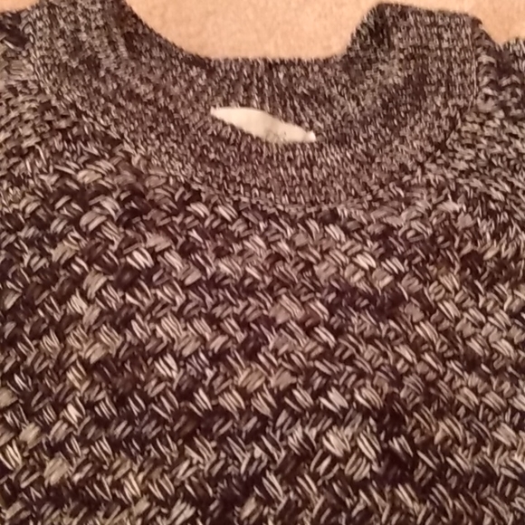 Universal Threads Sweater - Picture 2 of 3